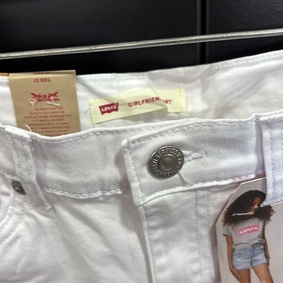 Levi Strauss Girlfriend Short,adjustable waist,stretch,embroidered floral,pocket - Picture 4 of 10